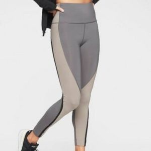 Athleta Spur leggings yoga pants size small